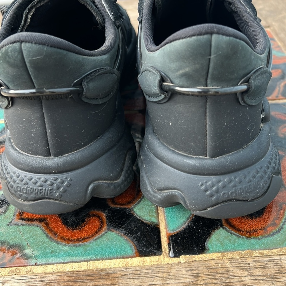 Adidas - Picture 3 of 7